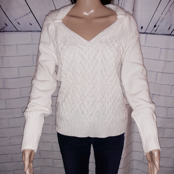 New York & Company Sweaters - ❤ New York and company sweater